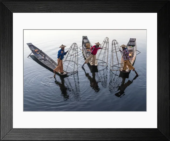 Framed Print : Leg-rowing fisherman of Inle Lake at dawn, Shan State, Myanmar Framed Print : Leg-rowing fisherman of Inle Lake at dawn, Shan State, Myanmar