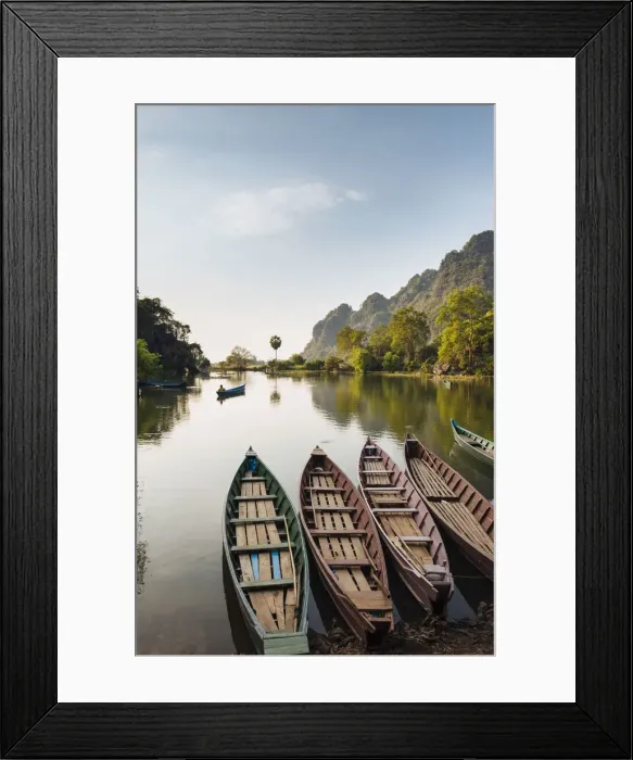 Framed Print : Sa-dan Cave near Hpa-an, Kayin State. Myanmar, Asia Framed Print : Sa-dan Cave near Hpa-an, Kayin State. Myanmar, Asia