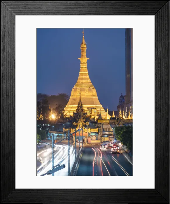 Framed Print : Sule Pagoda at twlight, Yangon, Myanmar Framed Print : Sule Pagoda at twlight, Yangon, Myanmar