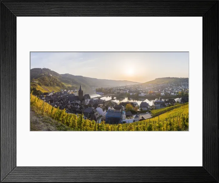 Framed Print : Bernkastel-Kues, Bernkastel-Wittlich district, Rhineland-Palatinate, Germany Framed Print : Bernkastel-Kues, Bernkastel-Wittlich district, Rhineland-Palatinate, Germany