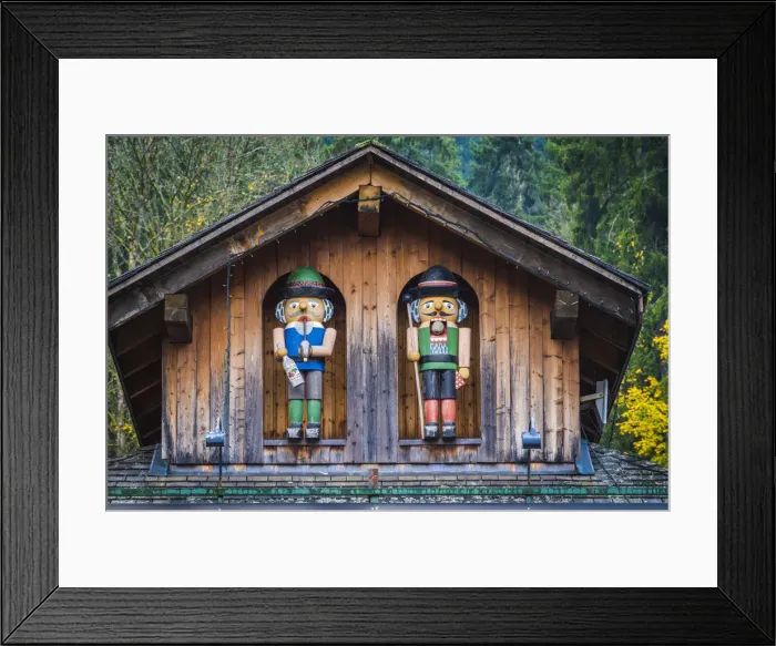 Framed Print : Cuckoo clock house, Triberg, Black Forest (Schwarzwald), Schwarzwald-Baar Framed Print : Cuckoo clock house, Triberg, Black Forest (Schwarzwald), Schwarzwald-Baar