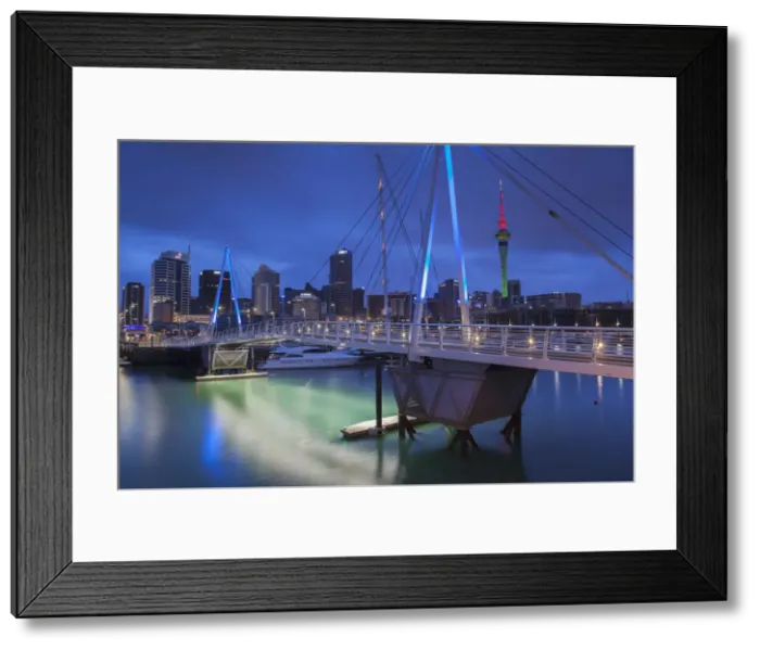 Framed Print : Viaduct Harbour and Wynyard Bridge, Auckland, North Island, New Zealand Framed Print : Viaduct Harbour and Wynyard Bridge, Auckland, North Island, New Zealand