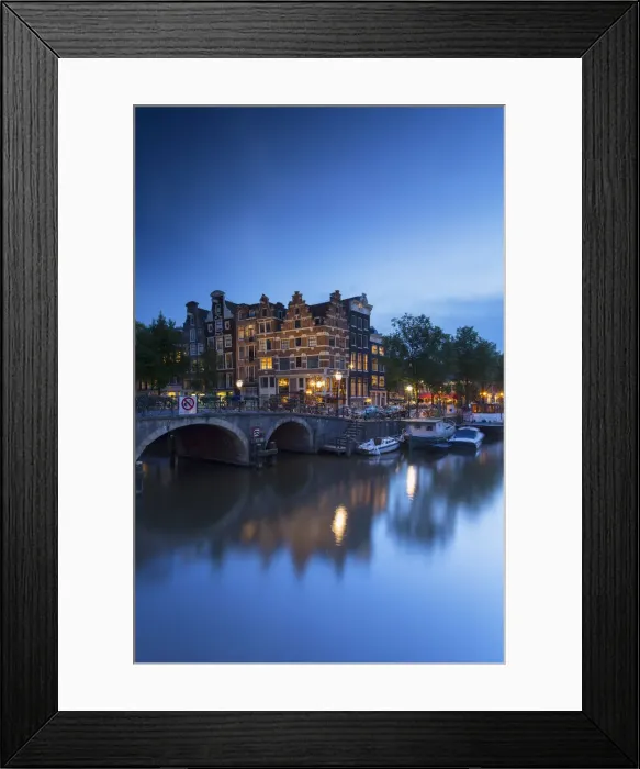 Framed Print : Prinsengracht and Brouwersgracht canals at dusk, Amsterdam, Netherlands Framed Print : Prinsengracht and Brouwersgracht canals at dusk, Amsterdam, Netherlands
