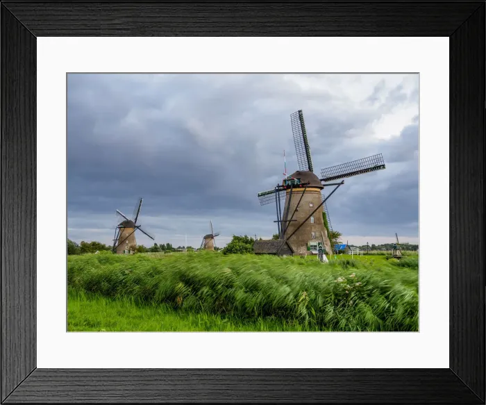 Framed Print : Windmills in Kinderdijk at dusk, UNESCO World Heritage Site, South Holland Framed Print : Windmills in Kinderdijk at dusk, UNESCO World Heritage Site, South Holland