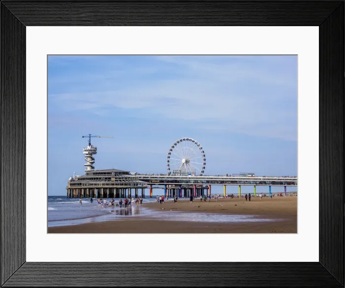 Framed Print : Pier and Ferris Wheel in Scheveningen, The Hague, South Holland, The Netherlands Framed Print : Pier and Ferris Wheel in Scheveningen, The Hague, South Holland, The Netherlands