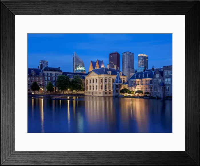 Framed Print : View over Hofvijver towards Mauritshuis Art Museum and City Center, twilight, The Hague Framed Print : View over Hofvijver towards Mauritshuis Art Museum and City Center, twilight, The Hague