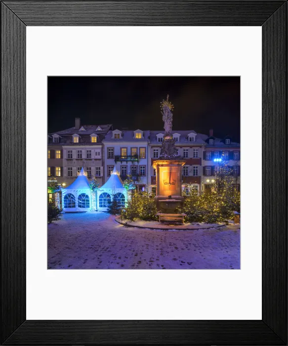Framed Print : Christmas market on the Kornmarkt in Heidelberg, Baden-Wurttemberg, Germany Framed Print : Christmas market on the Kornmarkt in Heidelberg, Baden-Wurttemberg, Germany