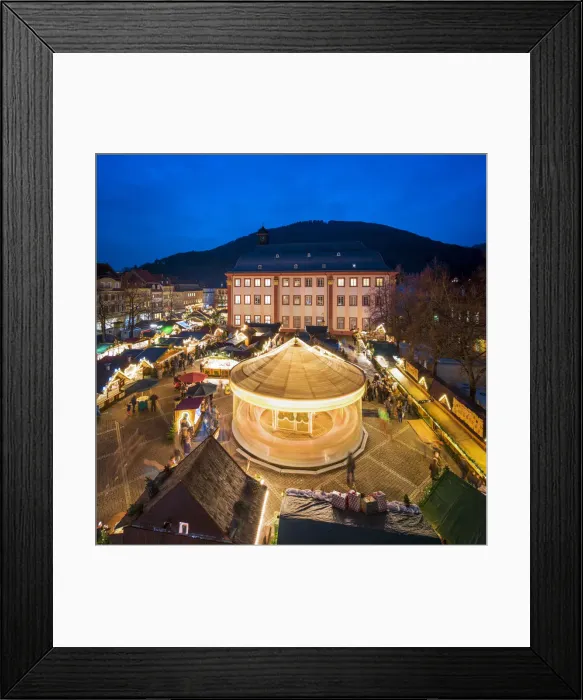 Framed Print : Christmas market at the University Square in Heidelberg, Baden-Wurttemberg, Germany Framed Print : Christmas market at the University Square in Heidelberg, Baden-Wurttemberg, Germany