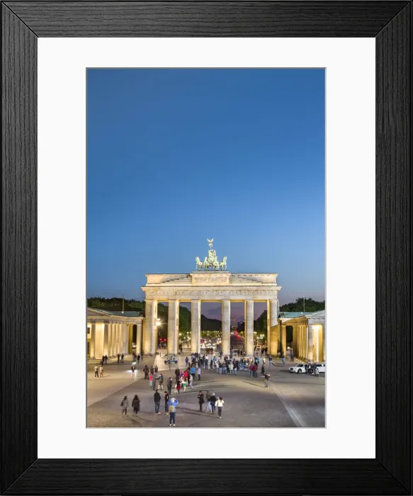 Framed Print : Brandenburg Gate, Pariser Platz, Berlin, Germany Framed Print : Brandenburg Gate, Pariser Platz, Berlin, Germany