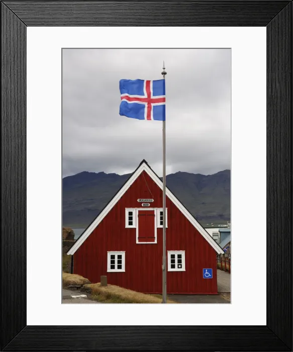 Framed Print : House in Tasiilaq, Ammassalik, Greenland Framed Print : House in Tasiilaq, Ammassalik, Greenland