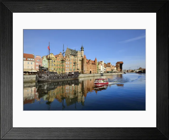 Framed Print : The medieval crane (Zuraw) at the Old Town and the Motlawa river in Gdansk. Poland