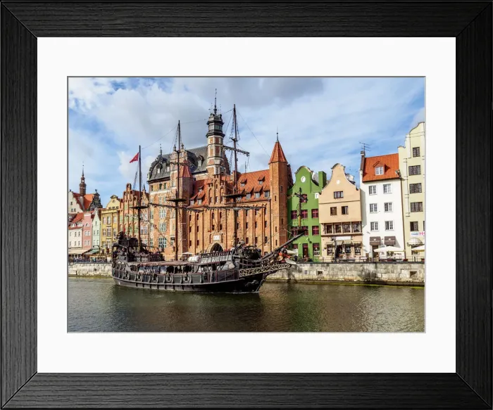 Framed Print : Poland, Pomeranian Voivodeship, Gdansk, Old Town, Motlawa River and Mariacka Gate Framed Print : Poland, Pomeranian Voivodeship, Gdansk, Old Town, Motlawa River and Mariacka Gate