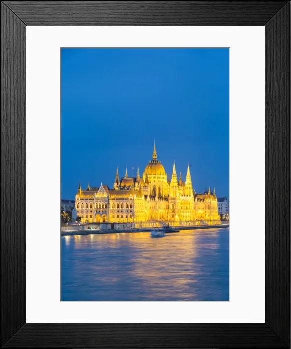 Framed Print : Hungary, Central Hungary, Budapest. Chain Bridge and the Hungarian Parliament Building Framed Print : Hungary, Central Hungary, Budapest. Chain Bridge and the Hungarian Parliament Building