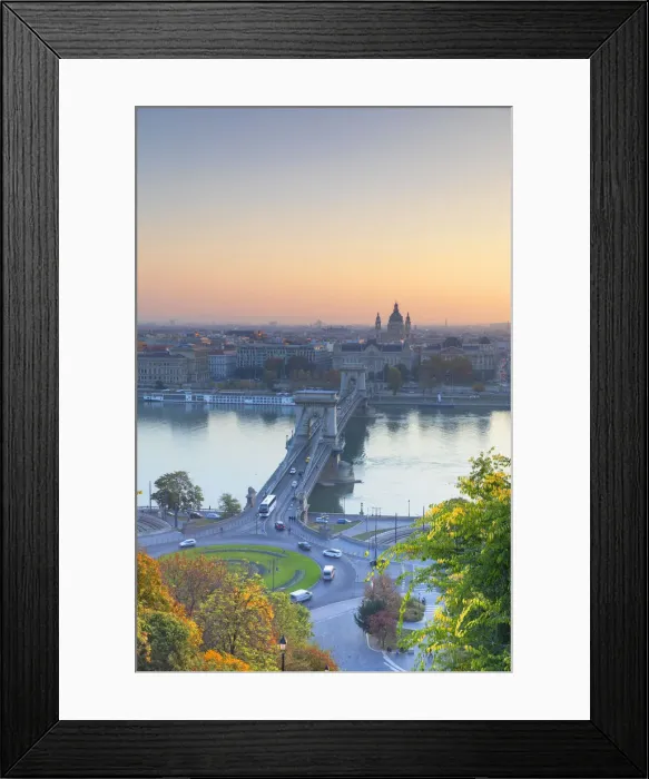 Framed Print : Chain Bridge (Szechenyi Bridge) and River Danube at sunrise, Budapest, Hungary Framed Print : Chain Bridge (Szechenyi Bridge) and River Danube at sunrise, Budapest, Hungary
