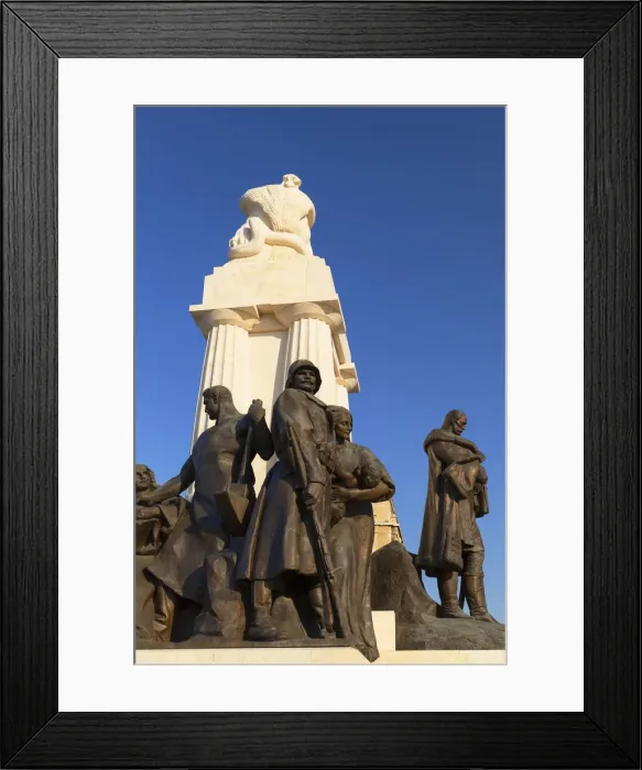 Framed Print : Statue in Kossuth Lajos Square, Budapest, Hungary Framed Print : Statue in Kossuth Lajos Square, Budapest, Hungary
