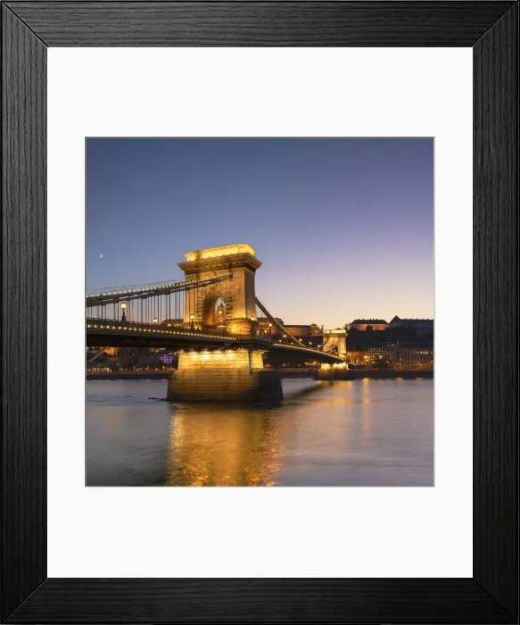 Framed Print : Chain Bridge (Szechenyi Lanchid) at dusk, Budapest, Hungary Framed Print : Chain Bridge (Szechenyi Lanchid) at dusk, Budapest, Hungary
