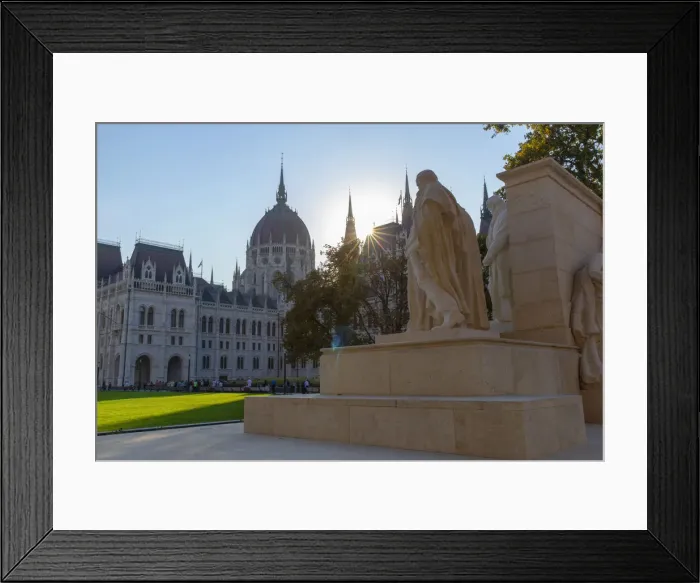 Framed Print : Hungarian Parliament Building and Kossuth Monument, Budapest, Hungary Framed Print : Hungarian Parliament Building and Kossuth Monument, Budapest, Hungary