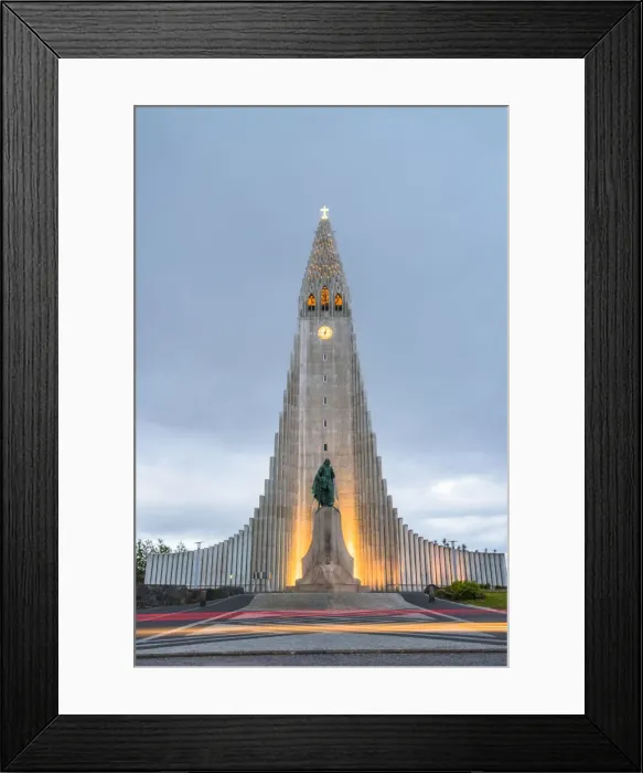 Framed Print : Reykjavik, Iceland. Hallgraimskirkja church at dusk Framed Print : Reykjavik, Iceland. Hallgraimskirkja church at dusk