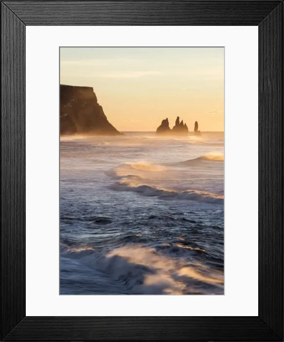 Framed Print : Vik, Southern Iceland, Europe. The rock formations of Reynisdrangar and ocean waves Framed Print : Vik, Southern Iceland, Europe. The rock formations of Reynisdrangar and ocean waves