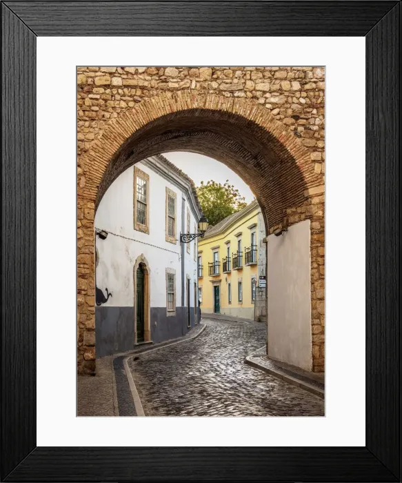 Framed Print : Arco do Repouso, Faro, Algarve, Portugal
