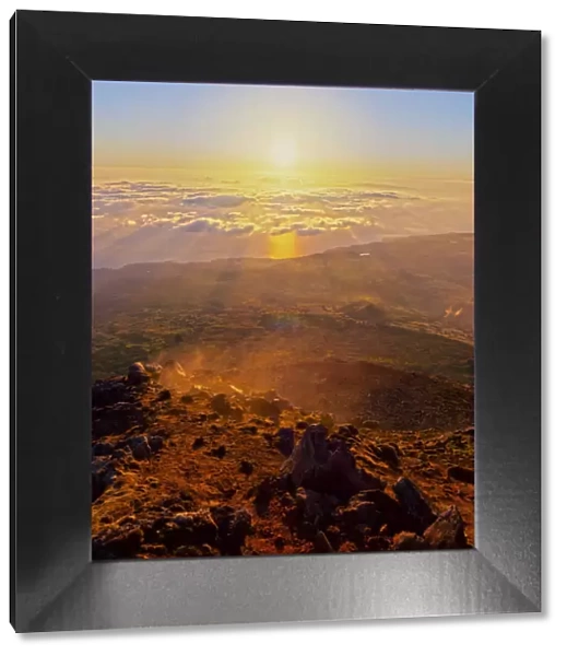 Portugal, Azores, Pico, Sunrise viewed from the top of the Mount Pico