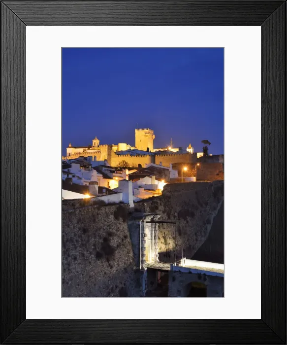 Framed Print : The walled city of Estremoz at dusk. Alentejo, Portugal Framed Print : The walled city of Estremoz at dusk. Alentejo, Portugal