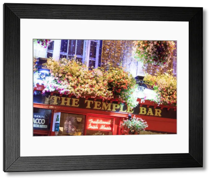 Framed Print : Europe, Dublin, Ireland, Temple bar pubs district and nightlife