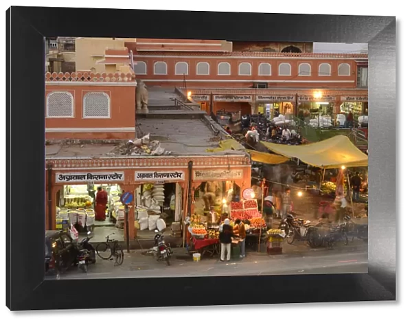 Street Market in Chhoti Chaupar square, Jaipur, India, Asia