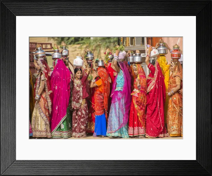 Framed Print : Asia, India, Rajasthan, Jaisalmer, desert festival, girls in parade