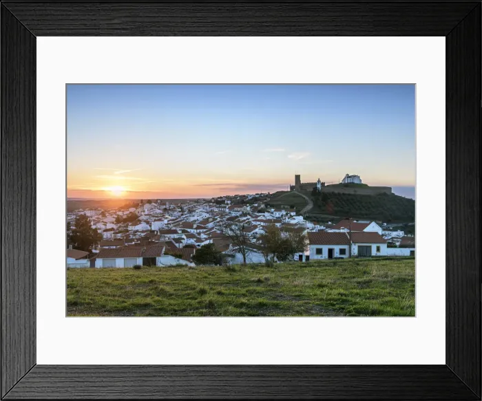 Framed Print : Sunset at the white washed village of Arraiolos with the 13th century medieval castle