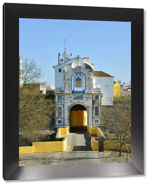 Esquina Gate and the Chapel of Our Lady of Conceicao at the city of Elvas