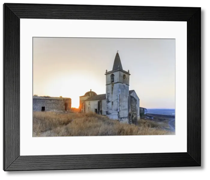 Framed Print : Portugal, Alentejo, the ruins of Juromenha fort overlooking the Spanish border Framed Print : Portugal, Alentejo, the ruins of Juromenha fort overlooking the Spanish border