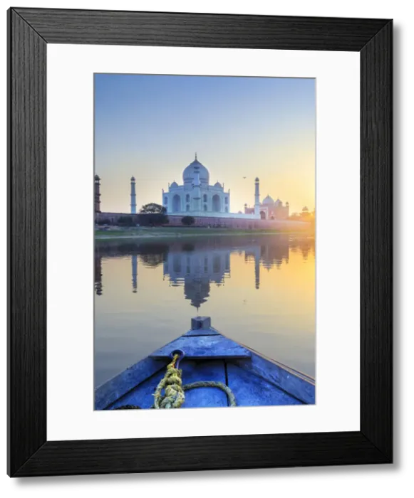 Framed Print : India, view of the Taj Mahal reflecting in the Yamuna river at sunset from a wooden boat Framed Print : India, view of the Taj Mahal reflecting in the Yamuna river at sunset from a wooden boat