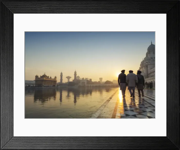 Framed Print : India, Punjab, Amritsar, the Golden Temple - the holiest shrine of Sikhism at sunrise Framed Print : India, Punjab, Amritsar, the Golden Temple - the holiest shrine of Sikhism at sunrise