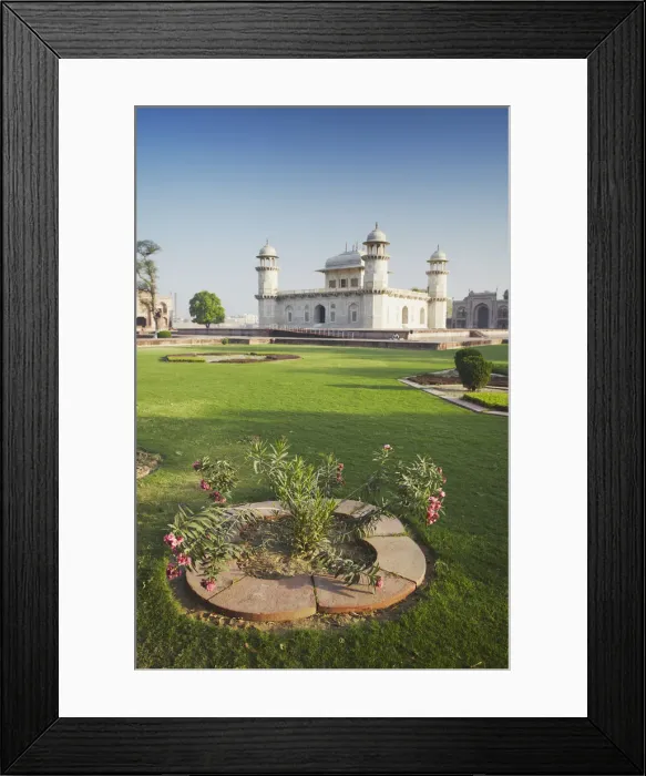 Framed Print : Itimad-ud-Daulah (tomb of Mizra Ghiyas Beg), Agra, Uttar Pradesh, India Framed Print : Itimad-ud-Daulah (tomb of Mizra Ghiyas Beg), Agra, Uttar Pradesh, India