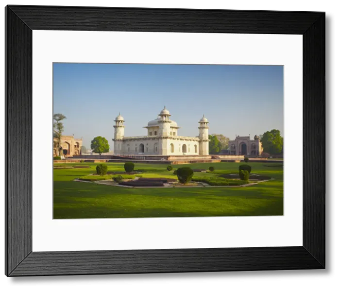 Framed Print : Itimad-ud-Daulah (tomb of Mizra Ghiyas Beg), Agra, Uttar Pradesh, India Framed Print : Itimad-ud-Daulah (tomb of Mizra Ghiyas Beg), Agra, Uttar Pradesh, India