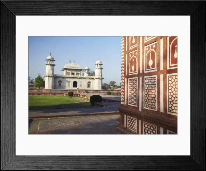 Framed Print : Itimad-ud-Daulah (tomb of Mizra Ghiyas Beg), Agra, Uttar Pradesh, India Framed Print : Itimad-ud-Daulah (tomb of Mizra Ghiyas Beg), Agra, Uttar Pradesh, India