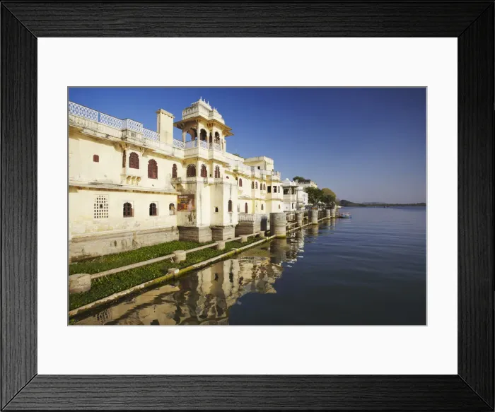 Framed Print : Bagore-ki-Haveli on Lake Pichola, Udaipur, Rajasthan, India Framed Print : Bagore-ki-Haveli on Lake Pichola, Udaipur, Rajasthan, India
