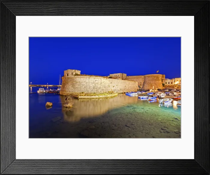 Framed Print : Italy, Apulia, Lecce district, Salentine Peninsula, Salento, Gallipoli, View of