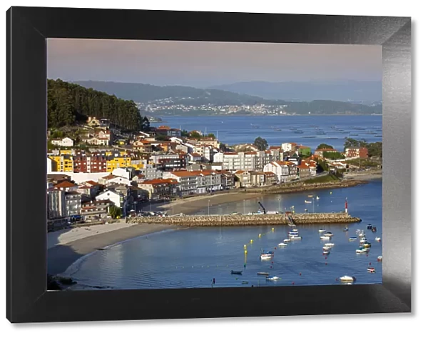 Europe, Spain, Galicia, Rias Baixas, Pontevedra, Poyo, view of the beach and fishing