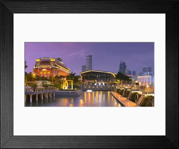Framed Print : Fullerton Hotel and Marina Bay at dusk, Singapore Framed Print : Fullerton Hotel and Marina Bay at dusk, Singapore
