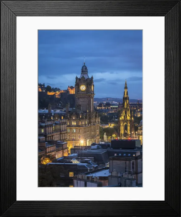 Framed Print : Illuminated Balmoral Hotel clock tower and Scott Monument seen from Observatory House Framed Print : Illuminated Balmoral Hotel clock tower and Scott Monument seen from Observatory House