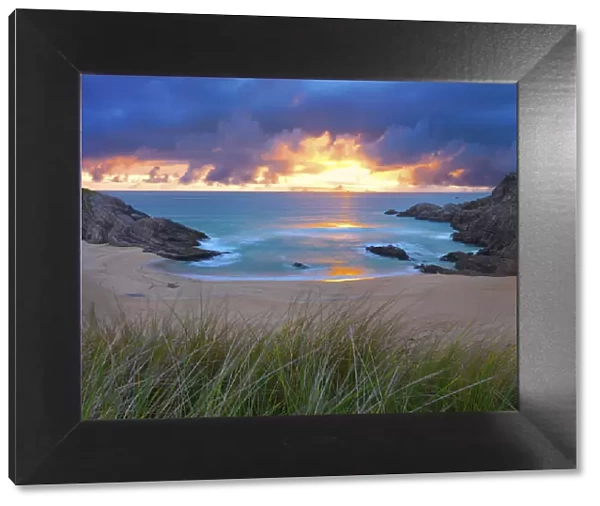 Ireland, Co. Donegal, Rosguil, Boyeeghter Bay at sunset