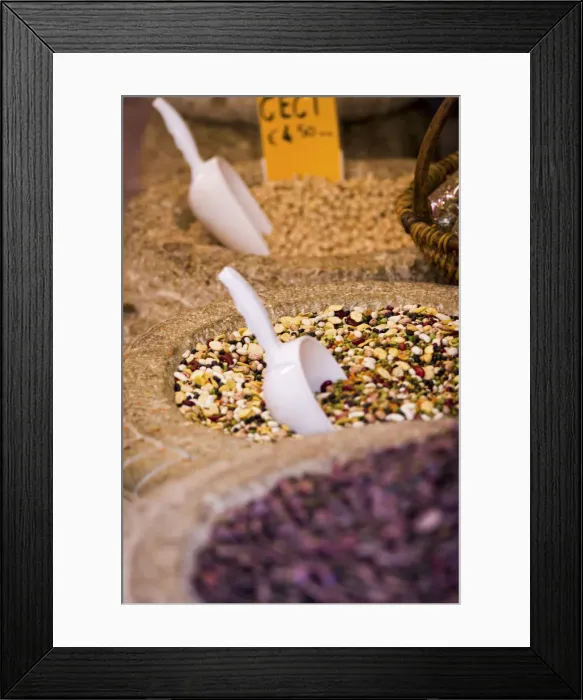 Framed Print : Umbria, Italy. Legumes close up, Castelluccio di Norcia Framed Print : Umbria, Italy. Legumes close up, Castelluccio di Norcia