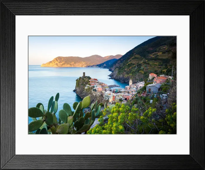 Framed Print : Vernazza, Cinque Terre, Liguria, Italy. Sunrise over the town, view from a vantage point Framed Print : Vernazza, Cinque Terre, Liguria, Italy. Sunrise over the town, view from a vantage point