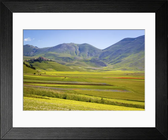 Framed Print : Piana Piccola, Castelluccio di Norcia, Umbria, Italy. valley landscape Framed Print : Piana Piccola, Castelluccio di Norcia, Umbria, Italy. valley landscape