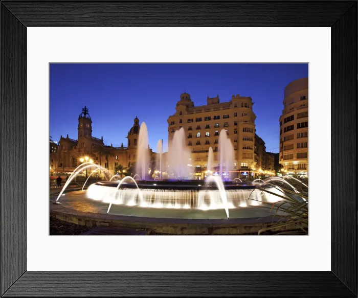 Framed Print : Fountain in Plaza del Ayuntamiento, Valencia, Spain Framed Print : Fountain in Plaza del Ayuntamiento, Valencia, Spain