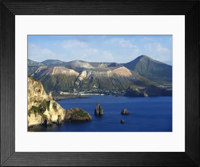 Framed Print : View from Belvedere Quattrocchi on Punta del Perciato, Pietralunga and the Gran craters Framed Print : View from Belvedere Quattrocchi on Punta del Perciato, Pietralunga and the Gran craters