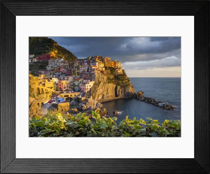 Framed Print : The coastal village of Manarola, Cinque Terre, Liguria, Italy Framed Print : The coastal village of Manarola, Cinque Terre, Liguria, Italy