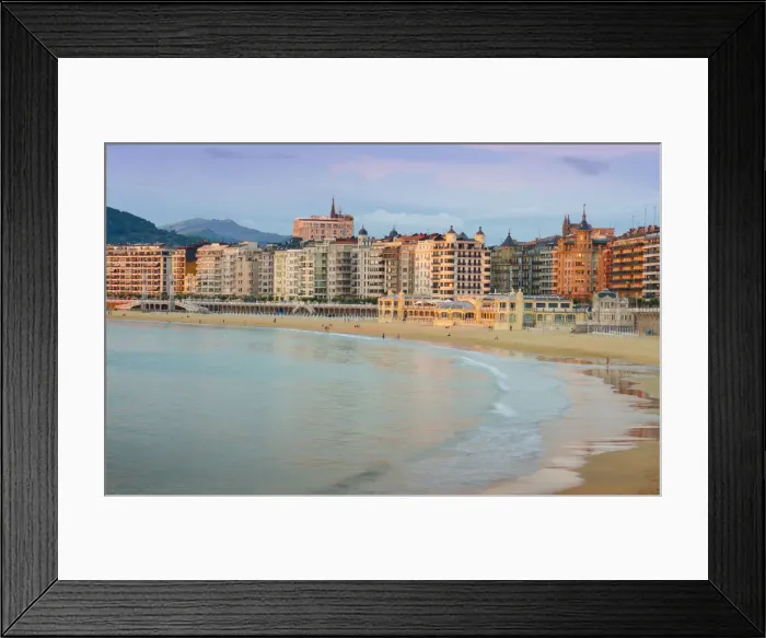 Framed Print : Spain, Basque Country, San Sebastian (Donostia), Concha Bay, view towards town Framed Print : Spain, Basque Country, San Sebastian (Donostia), Concha Bay, view towards town